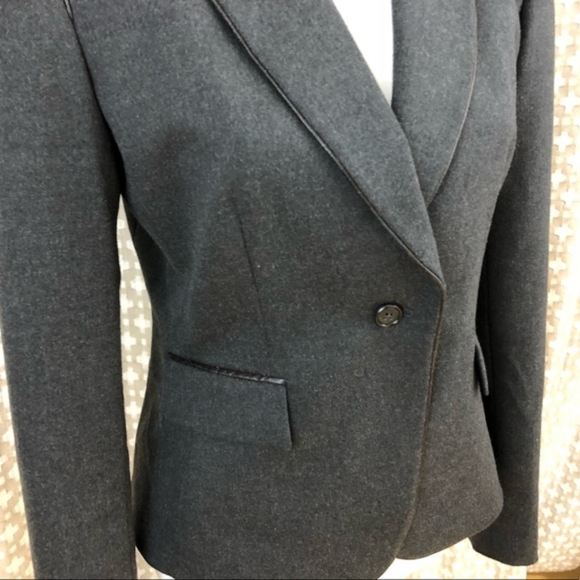 Tahari One Button Gray Wool Tailored size 4 - Picture 3 of 7